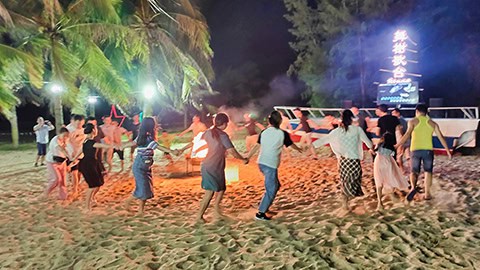 Company Team Building-Bonfire Party